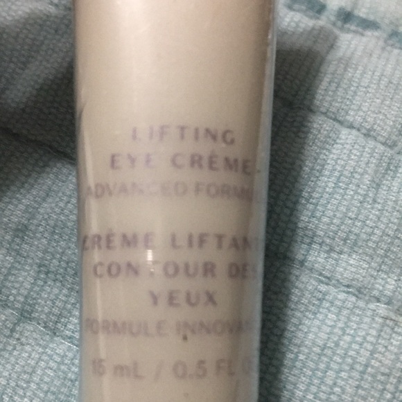 Meaningful Beauty lifting eye cream - Picture 2 of 2